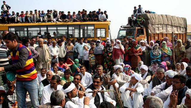internetsmsserivicessuspendedduetojatstirinrohtak